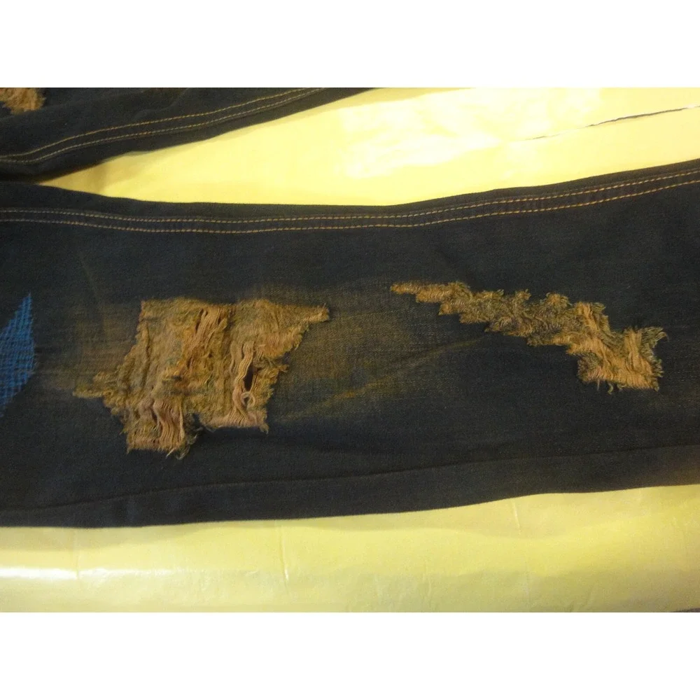 mens Fashion jeans 32 embroidered design‎ distressed washed rust black coloring